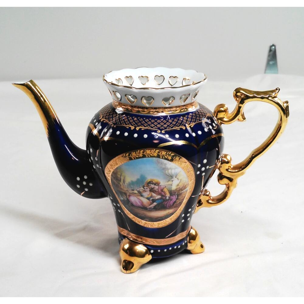 Luigi & Sons Porcelain Coffee Pot Gold Romantic Heart Rim Footed Vase Teapot
